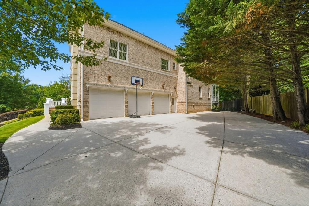 2185 Waldrop Road Marietta, GA 30066 - Photo 3 of 81