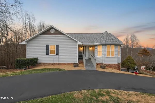 $420,000 | 300 Poplar Grove Road, Kingsport, TN 37664