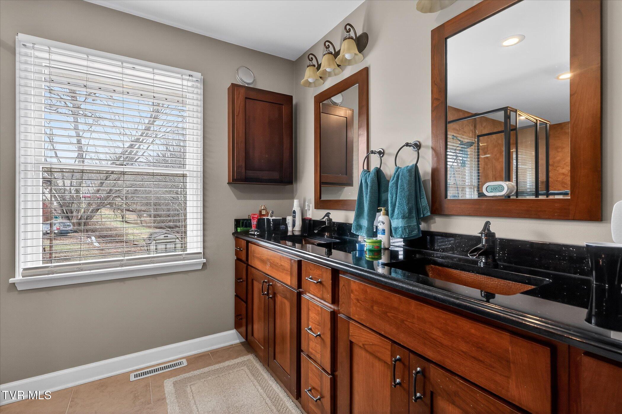 300 Poplar Grove Road Kingsport, TN 37664 - Photo 17 of 34 18-300-Poplar-Grove-Rd-Windowstill