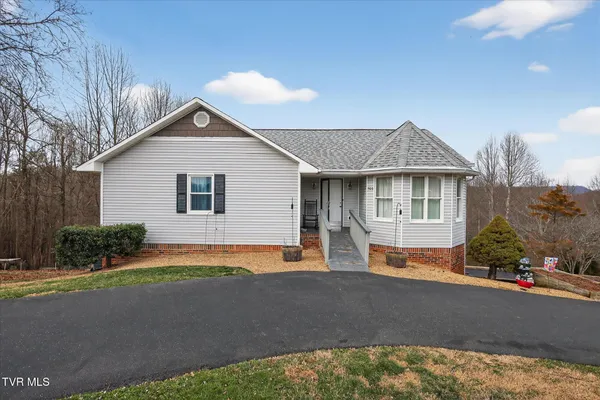 $420,000 | 300 Poplar Grove Road, Kingsport, TN 37664