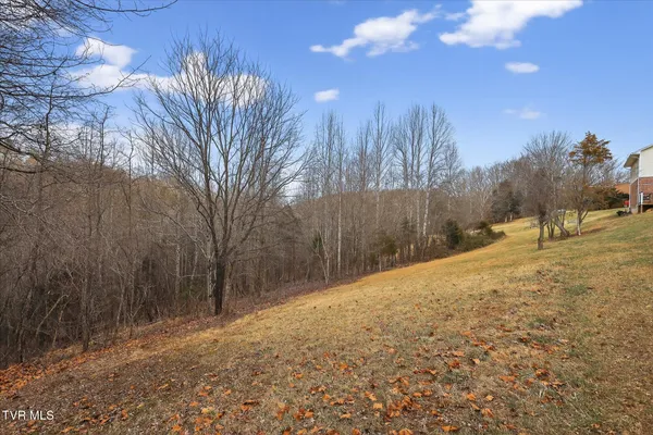 $420,000 | 300 Poplar Grove Road, Kingsport, TN 37664
