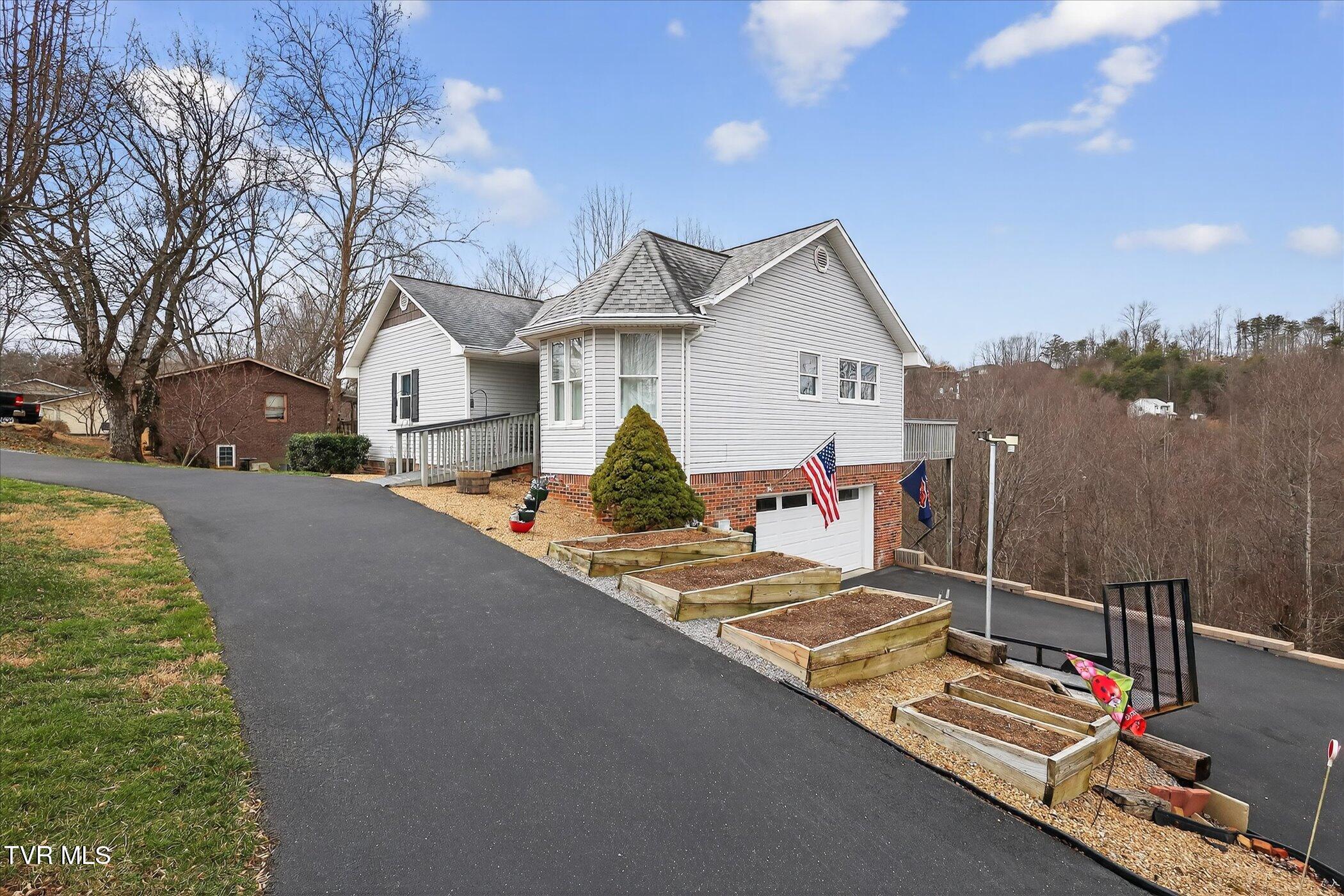 300 Poplar Grove Road Kingsport, TN 37664 - Photo 34 of 34 03-300-Poplar-Grove-Rd-Windowstill