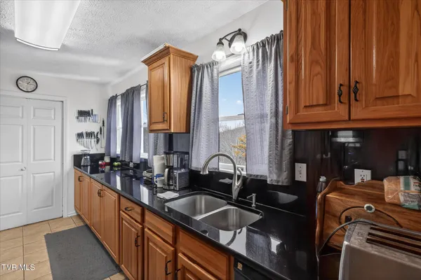 $420,000 | 300 Poplar Grove Road, Kingsport, TN 37664