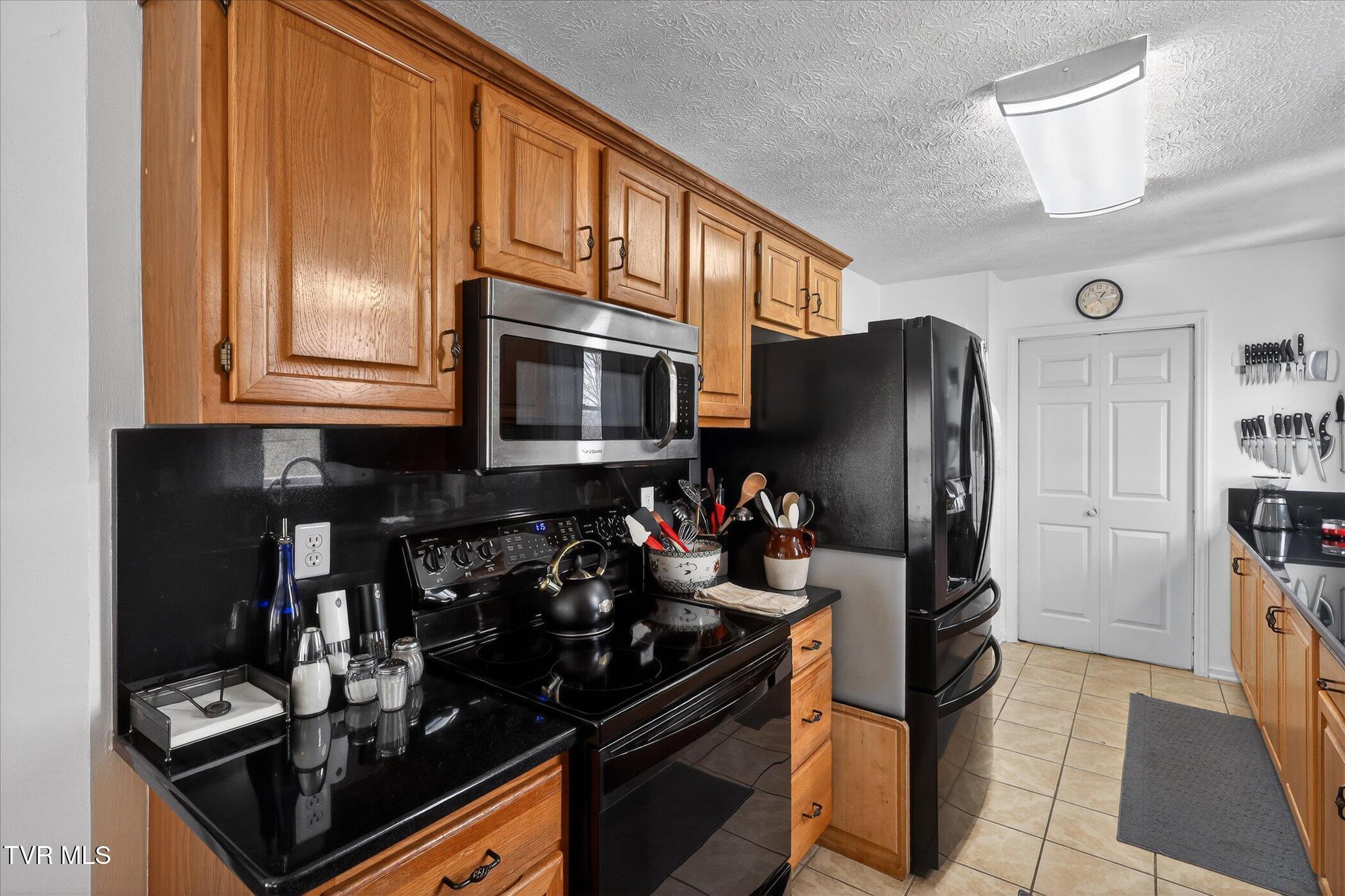 300 Poplar Grove Road Kingsport, TN 37664 - Photo 8 of 34 09-300-Poplar-Grove-Rd-Windowstill