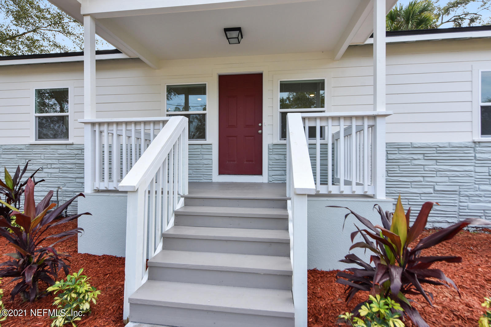 250 Ravine Street Jacksonville, FL 32206 - Photo 1 of 26 004_1600x1067_mls_1600x1067