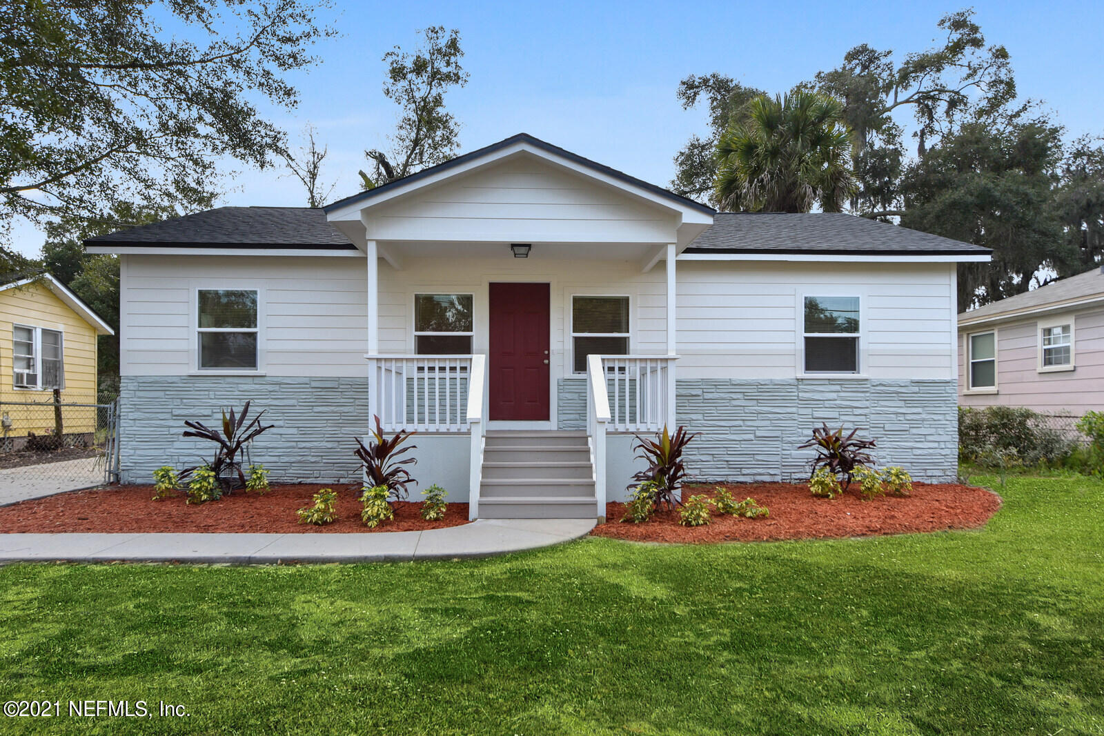 250 Ravine Street Jacksonville, FL 32206 - Photo 3 of 26 002_1600x1067_mls_1600x1067