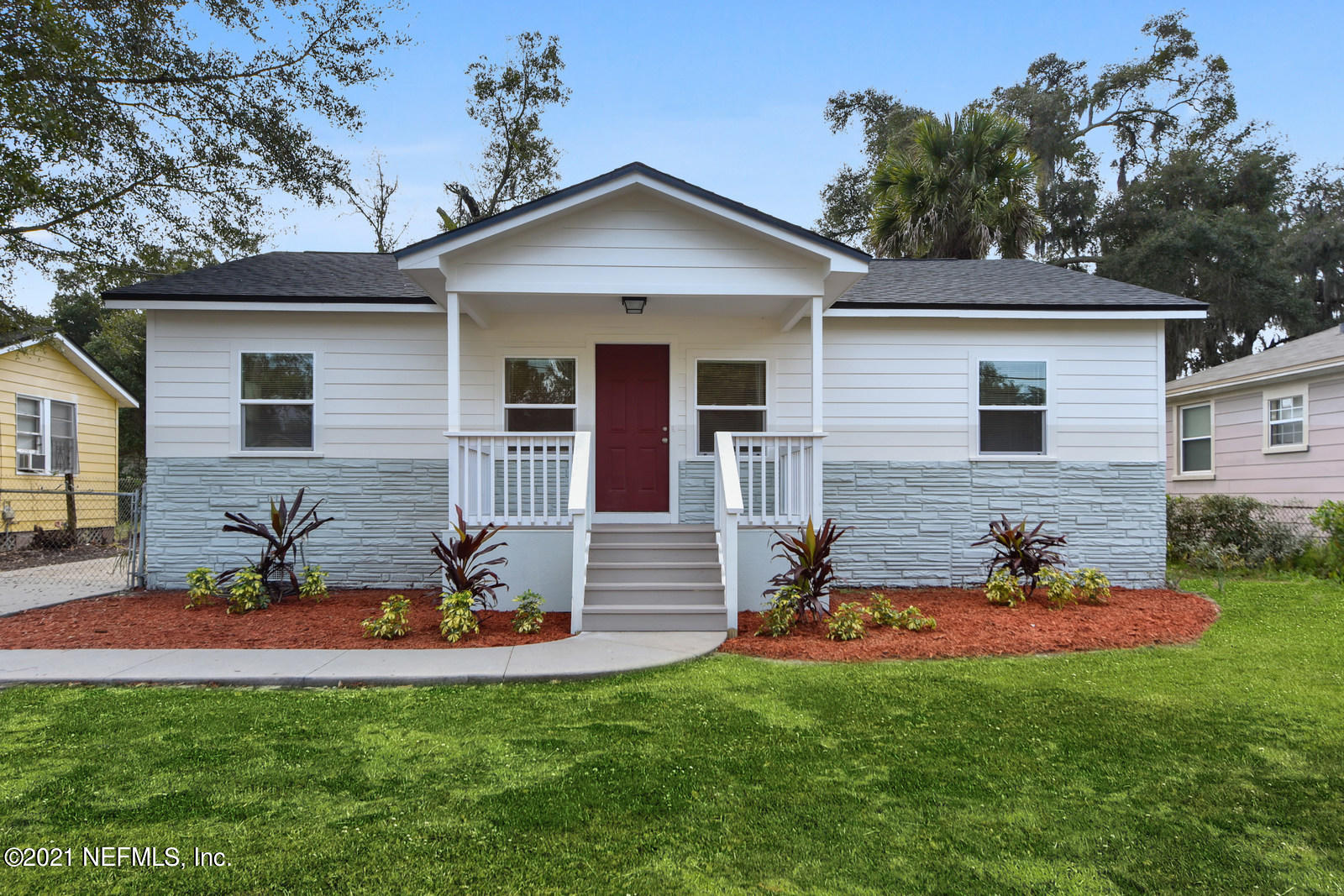250 Ravine Street Jacksonville, FL 32206 - Photo 5 of 26 002_1600x1067_mls_1600x1067