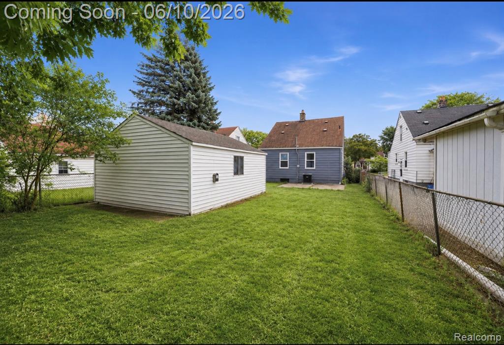 23809 Normandy Avenue Eastpointe, MI 48021 - Photo 17 of 29