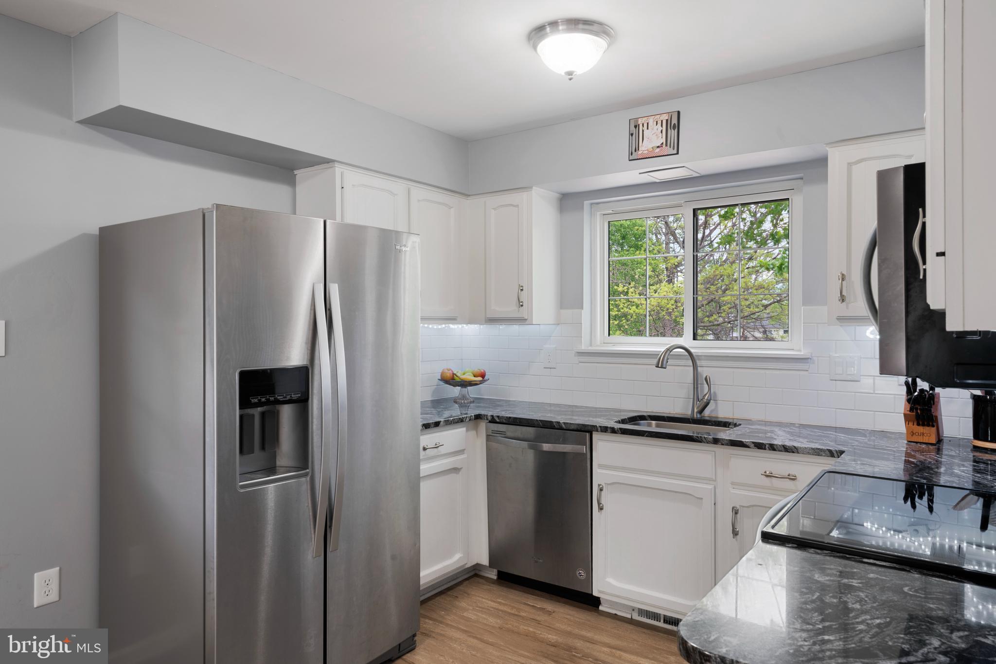 4327 Cub Run Road Chantilly, VA 20151 - Photo 10 of 38