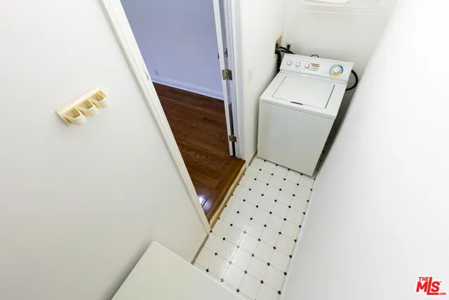 $4,000 | 5162 Lindley Avenue, Encino, CA 91316