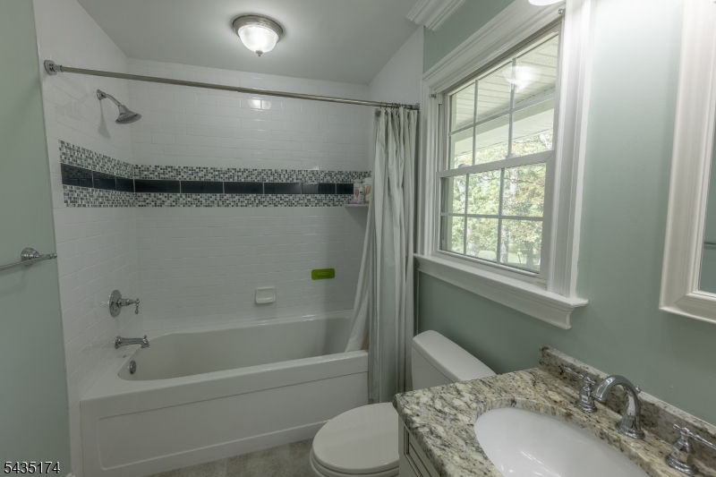 27 Burlington Road Berkeley Heights, NJ 07974 - Photo 23 of 35