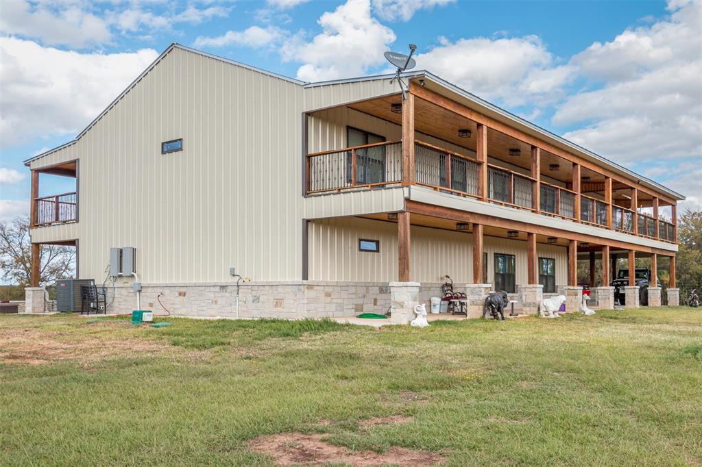 79 West Highway 79 Franklin, TX 77856 - Photo 11 of 38 a front view of building with outdoor space