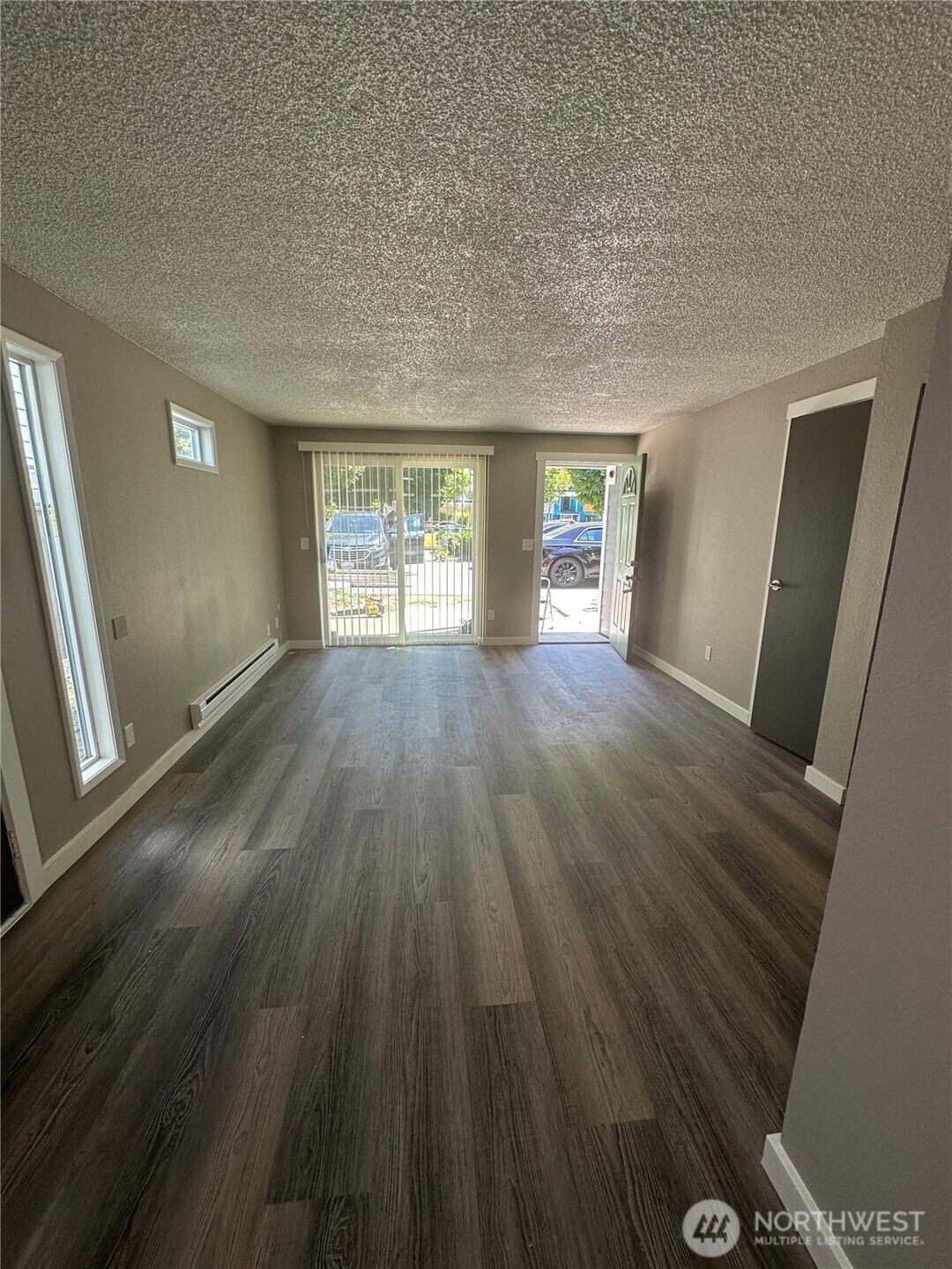 519 Burnett Avenue South, Unit 1 Renton, WA 98057 - Photo 3 of 10 Gallery Image 3