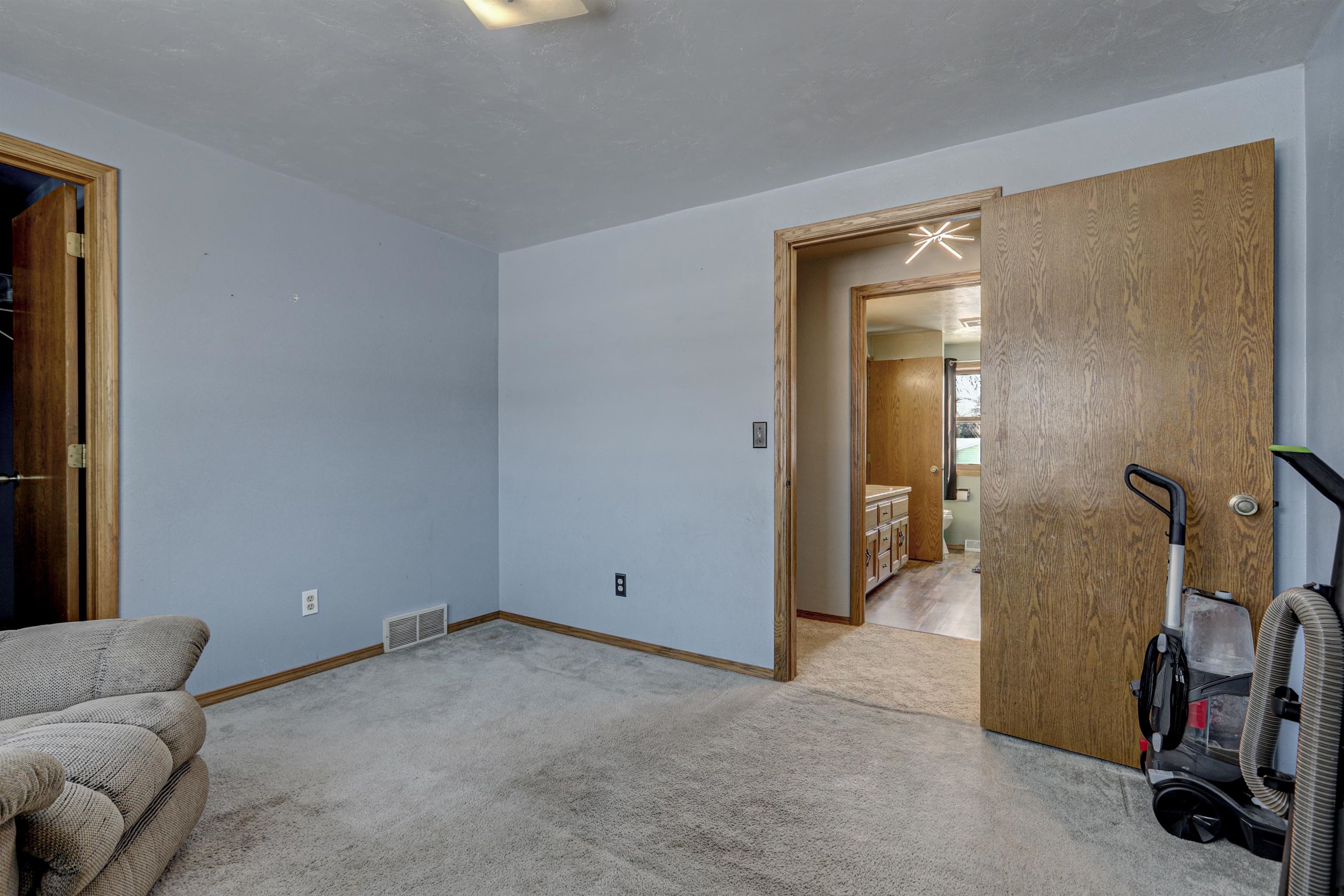 39 Welcome Circle Appleton, WI 54915 - Photo 17 of 37