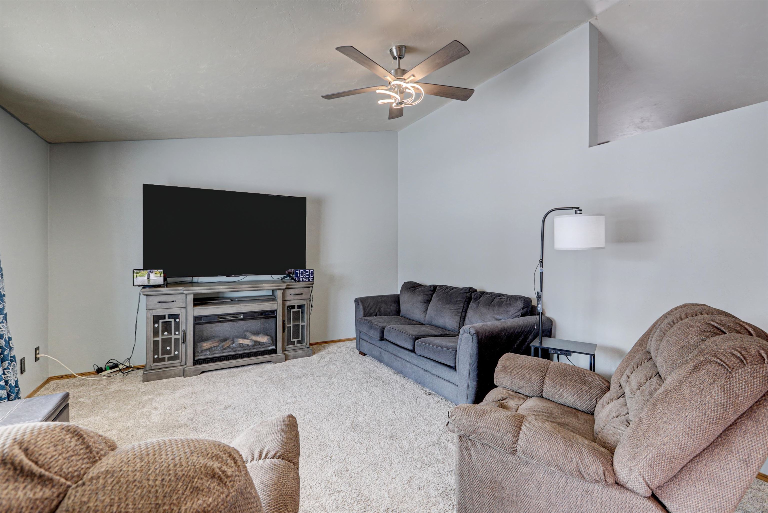 39 Welcome Circle Appleton, WI 54915 - Photo 7 of 37