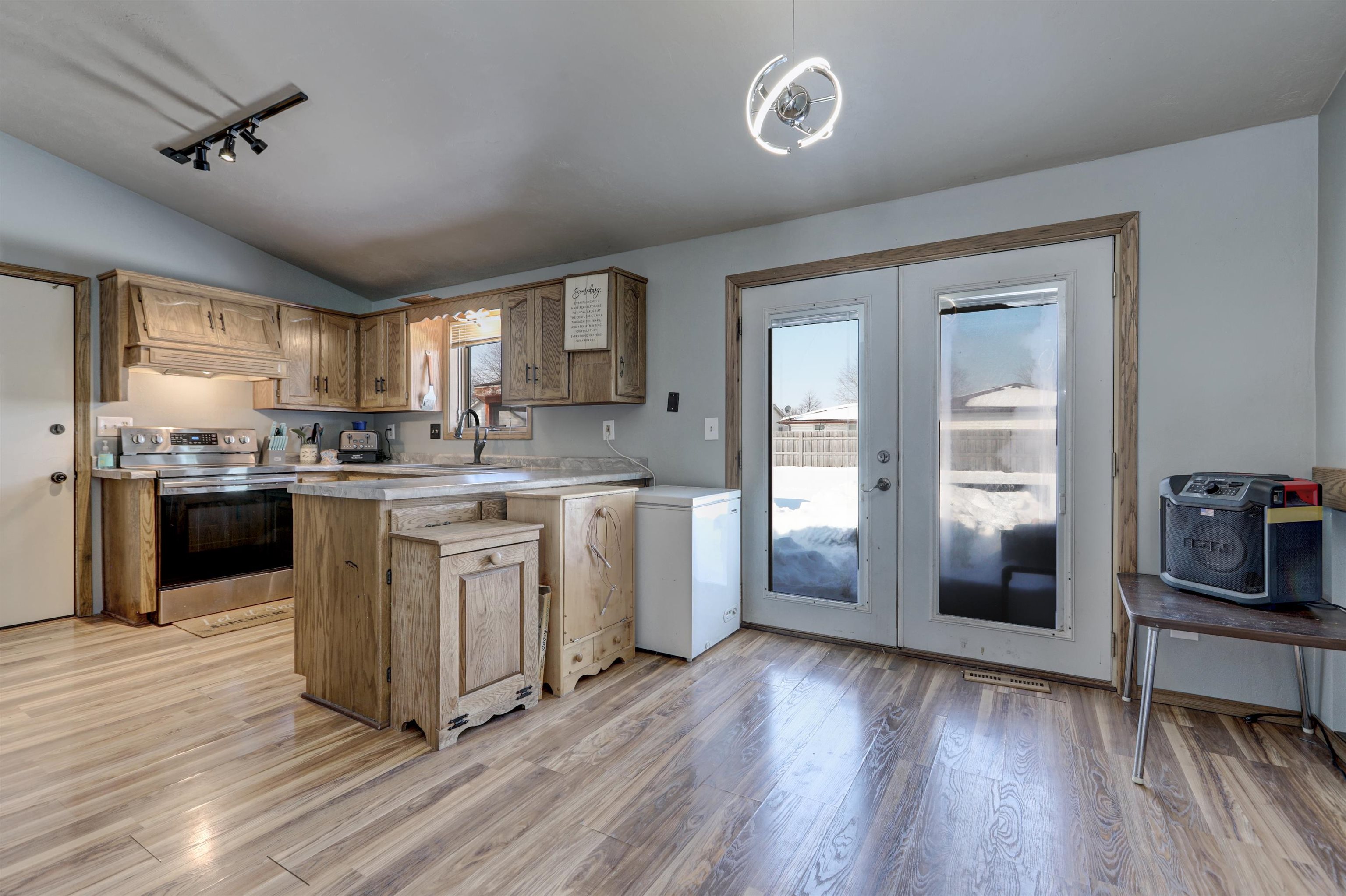 39 Welcome Circle Appleton, WI 54915 - Photo 9 of 37