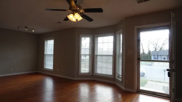 $1,290 | 1062 Shadow Ridge Avenue, Oak Grove, KY 42262