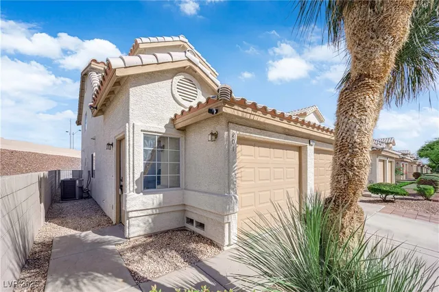 $290,000 | 7572 Durham Hall Avenue, Unit 201, Las Vegas, NV 89130