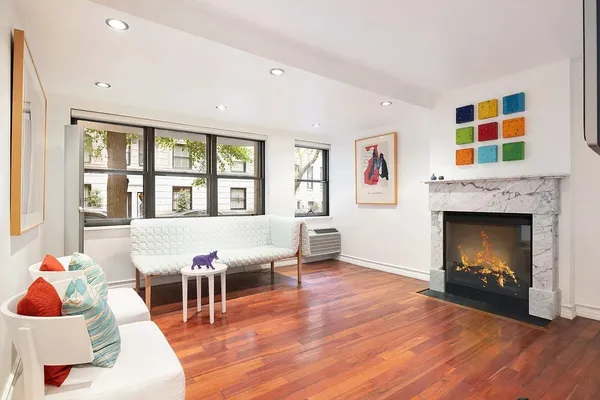 $925,000 | 57 East 75th Street, Unit 1F | Lenox Hill