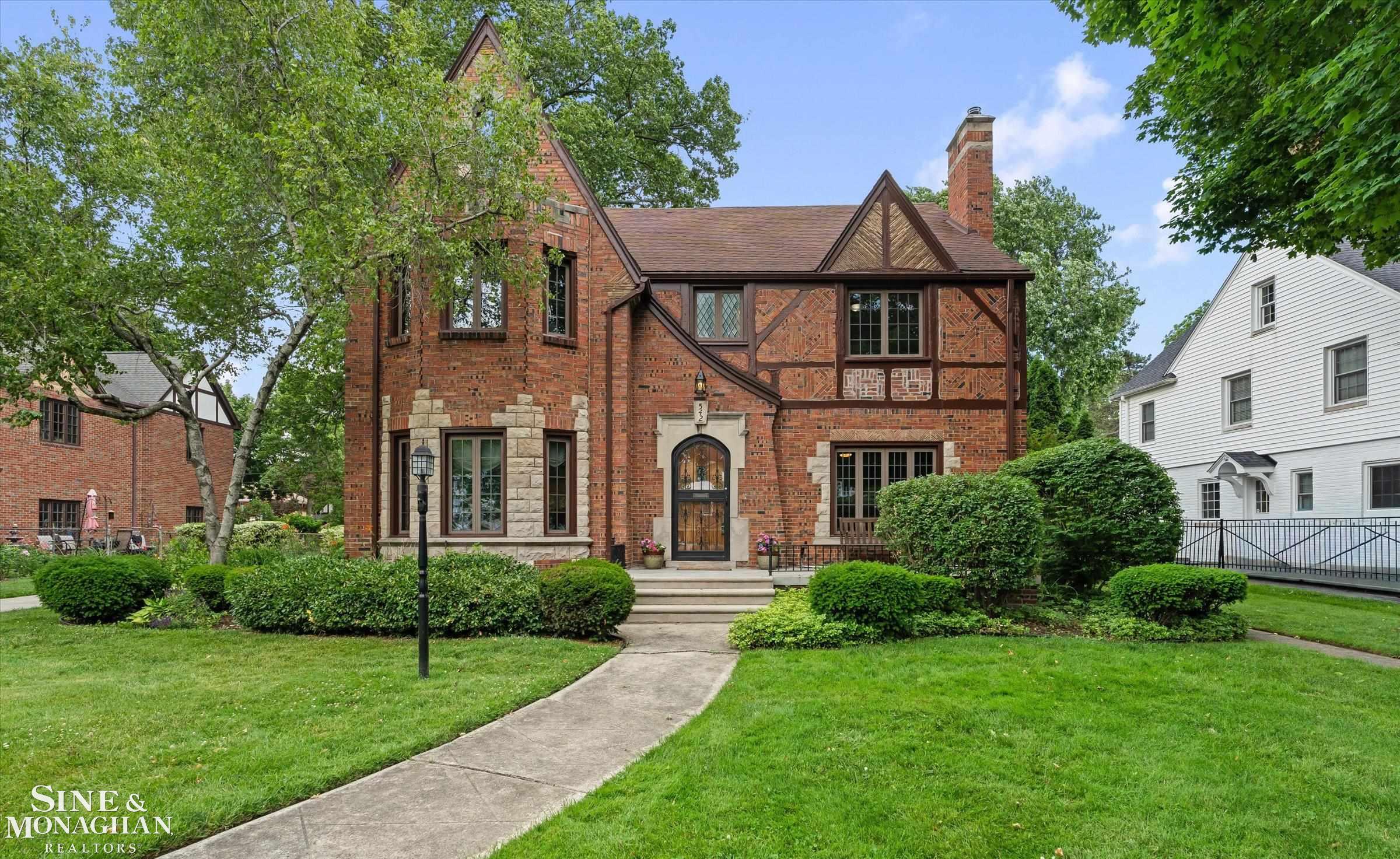 542 Lakepointe Street Grosse Pointe Park, MI 48230 - Photo 35 of 48