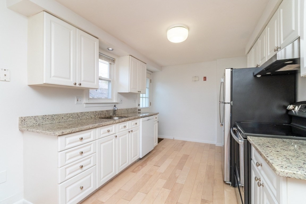 17 Charles Road, Unit 17 Winchester, MA 01890 - Photo 21 of 40 Gallery Image 21