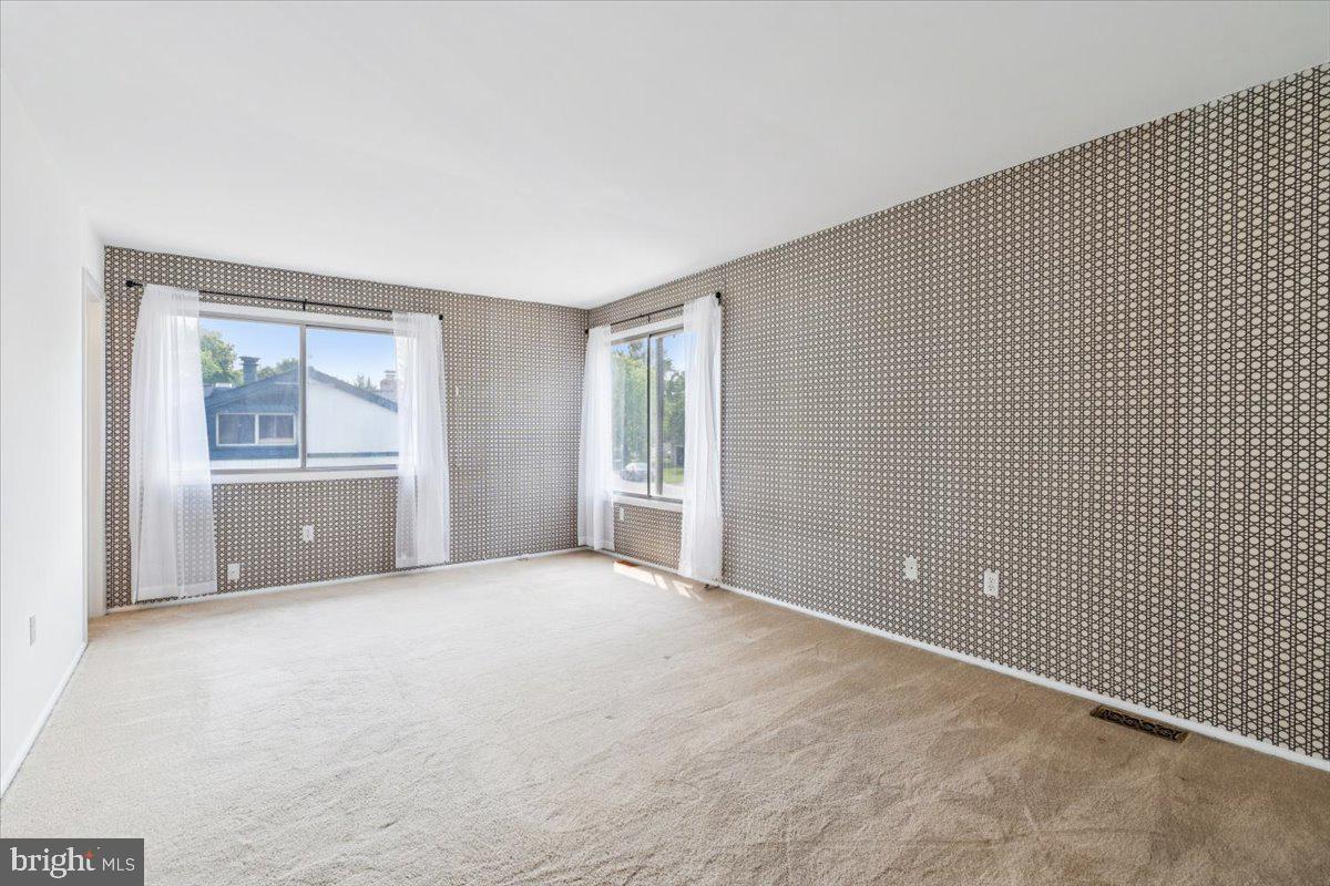 167 South Fox Road Sterling, VA 20164 - Photo 17 of 60 Primary bedroom