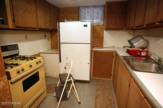 198 Baldwin Hill Road Damascus, PA 18415 - Photo 17 of 20 Basement kitchen