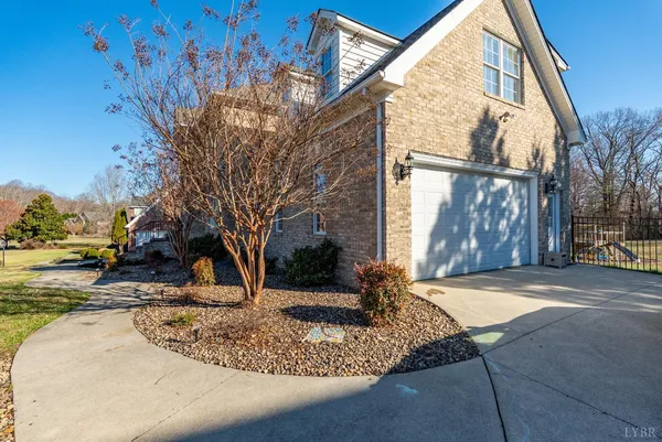 $739,900 | 113 Beacon Hill Place, Lynchburg, VA 24503