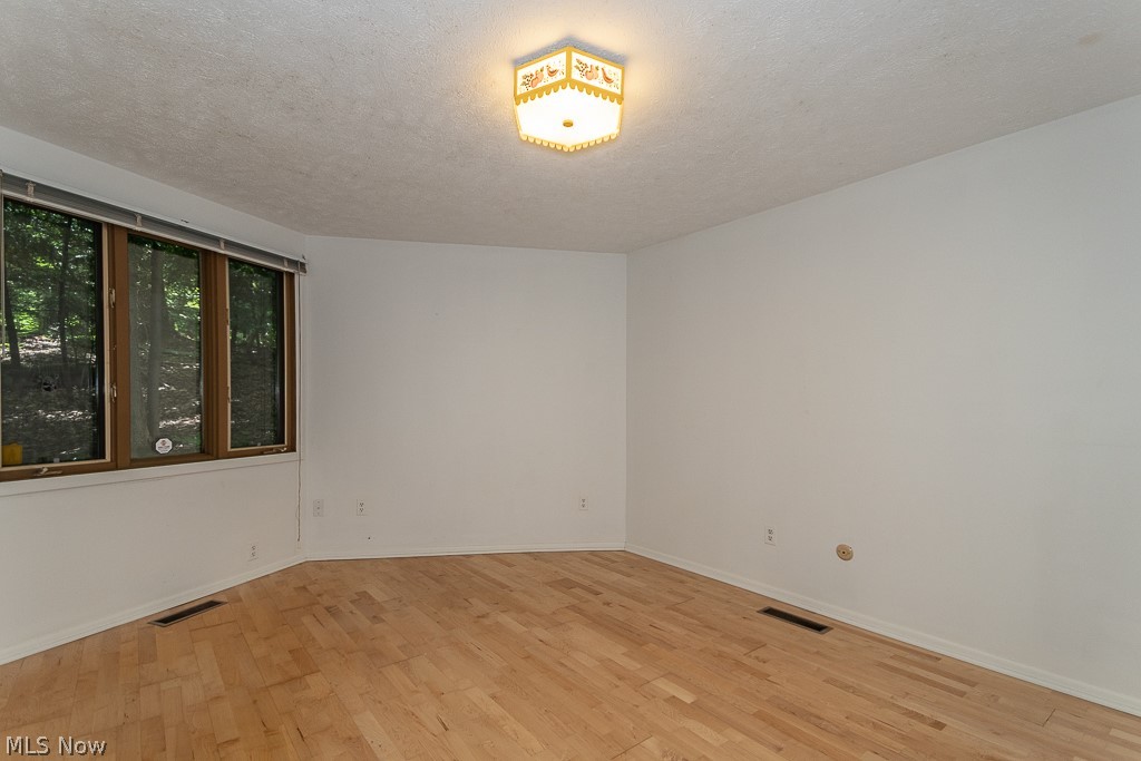 13530 Heath Road Novelty, OH 44072 - Photo 16 of 35 Gallery Image 16