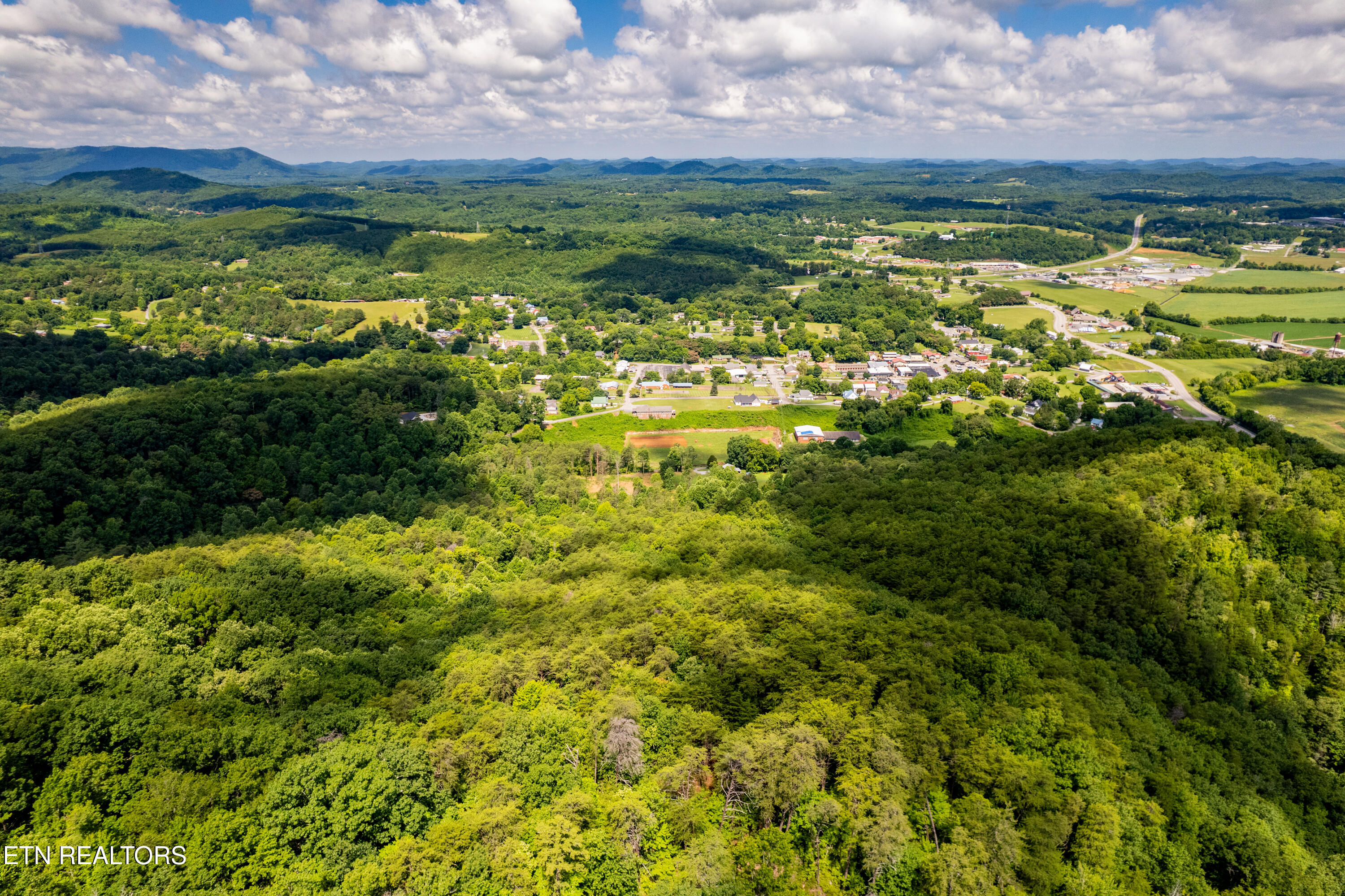 154 Poplar Road Tellico Plains, TN 37385 - Photo 10 of 39 Poplar