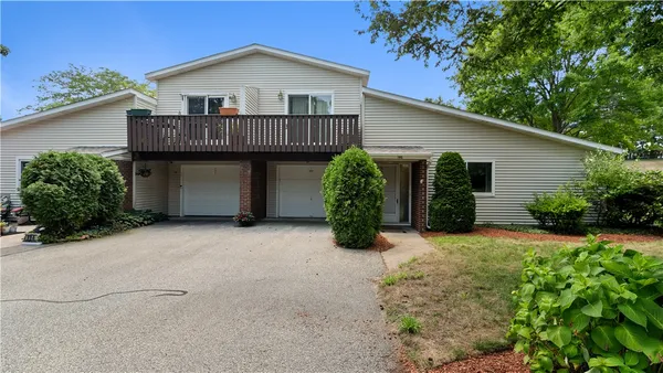 $280,000 | 993 Williamsburg Circle, Warwick, RI 02886