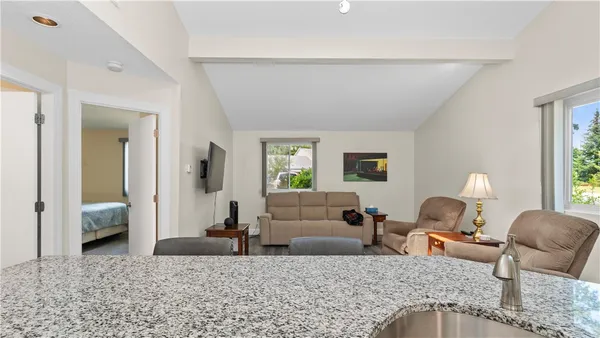 $280,000 | 993 Williamsburg Circle, Warwick, RI 02886