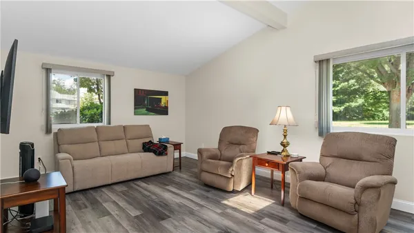 $280,000 | 993 Williamsburg Circle, Warwick, RI 02886