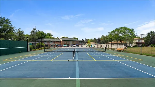 $280,000 | 993 Williamsburg Circle, Warwick, RI 02886