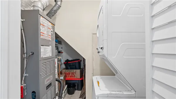 $280,000 | 993 Williamsburg Circle, Warwick, RI 02886