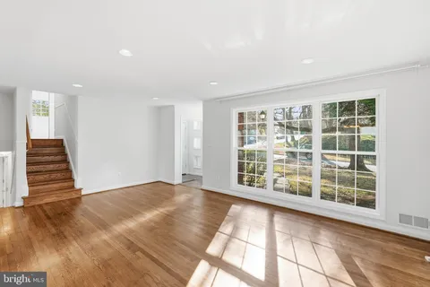 $4,600 | 7821 Cayuga Avenue, Bethesda, MD 20817