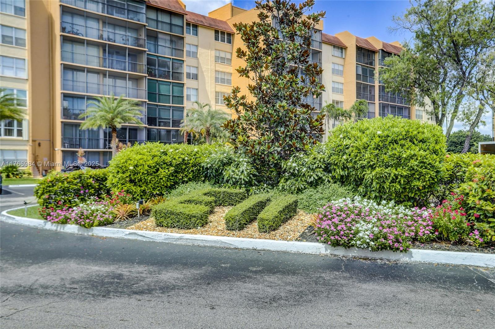 3821 Environ Boulevard, Unit 406 Lauderhill, FL 33319 - Photo 2 of 23