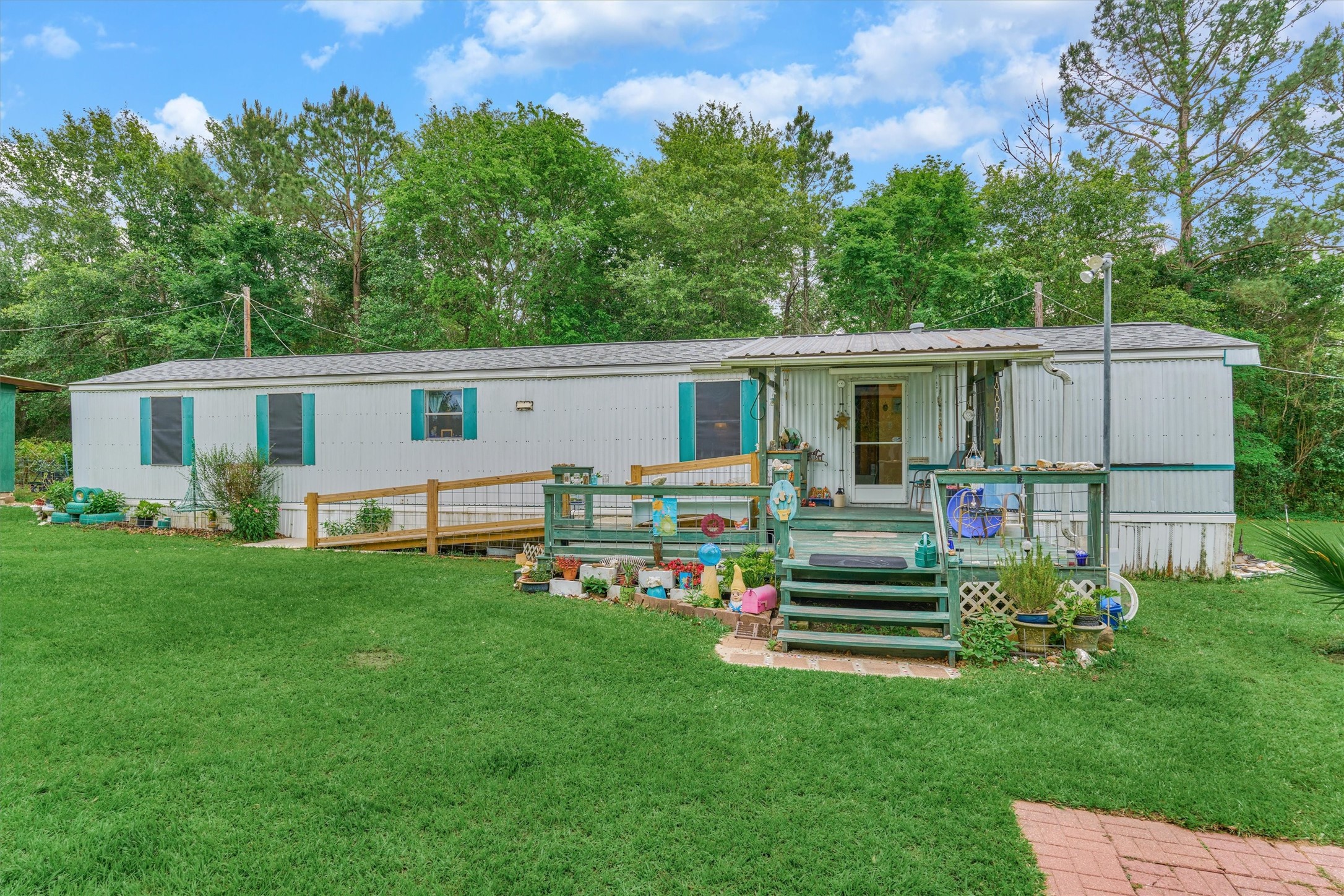 88 Piney Point Road Huntsville, TX 77340 - Photo 9 of 46 Mobile Home B
