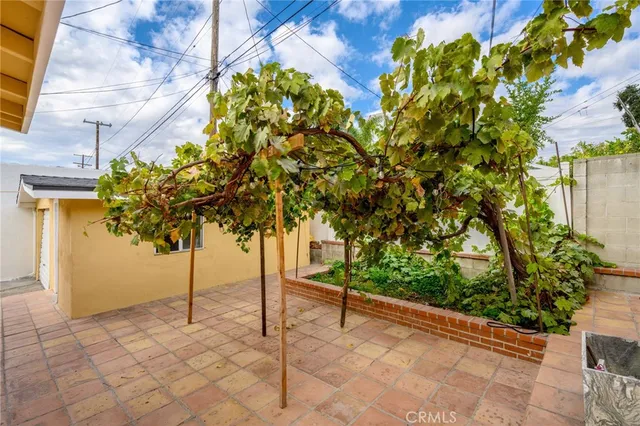 a view of city with patio
