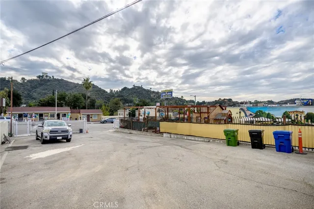 a view of parking area