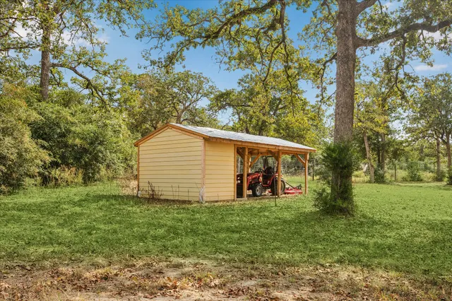 $481,000 | 6618 Stokes Road, Bellville, TX 77418
