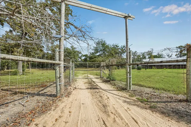 $481,000 | 6618 Stokes Road, Bellville, TX 77418