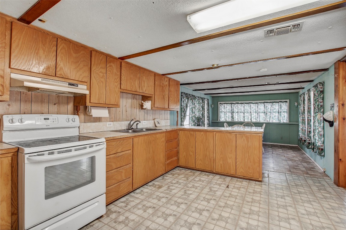 205 Singleton Drive Spicewood, TX 78669 - Photo 23 of 34