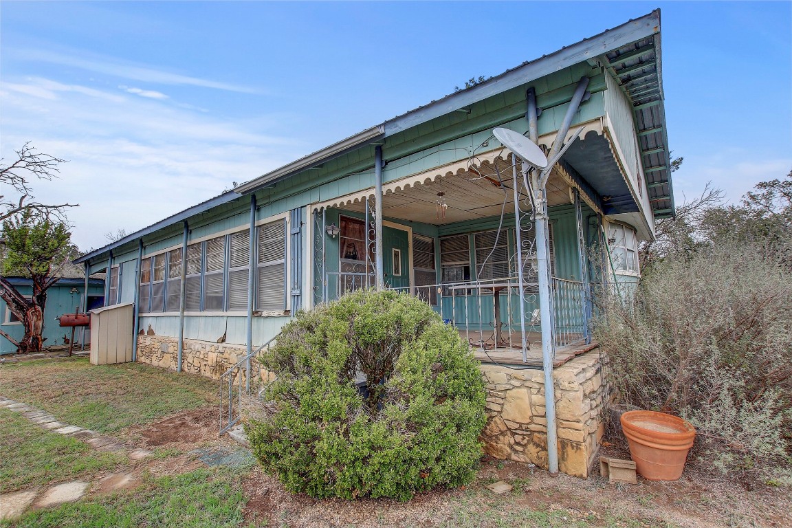 205 Singleton Drive Spicewood, TX 78669 - Photo 3 of 34