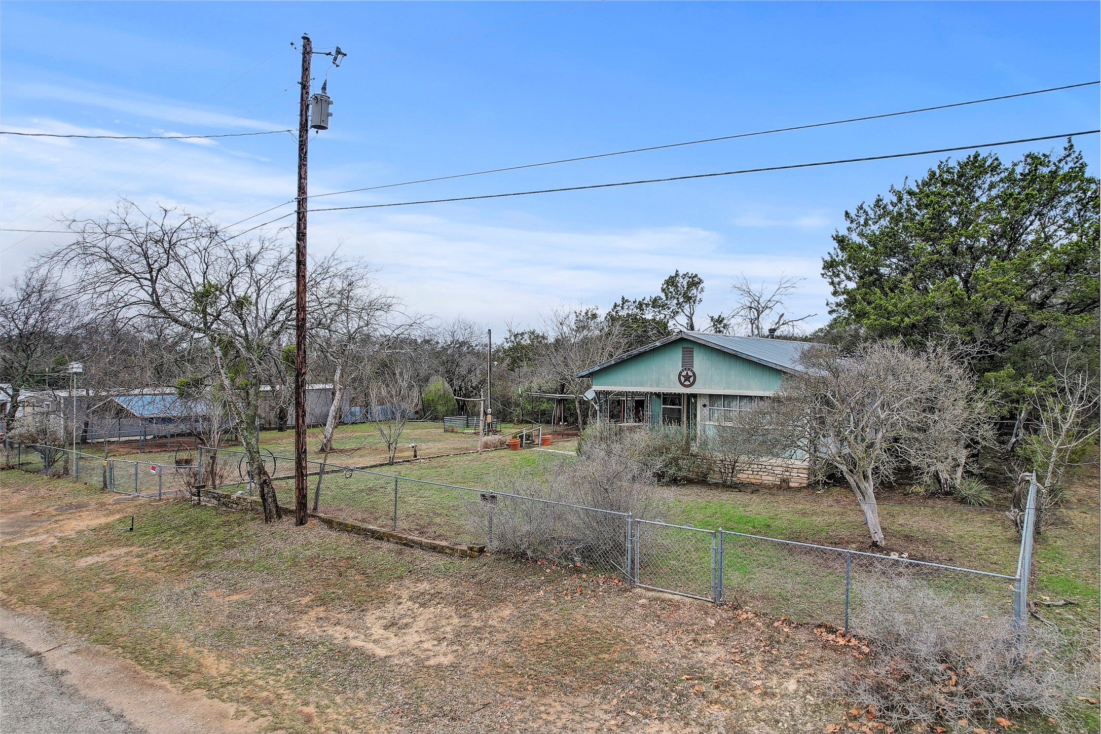 205 Singleton Drive Spicewood, TX 78669 - Photo 6 of 34