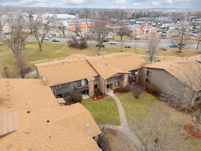 $269,900 | 1132 East Randville Drive, Unit 2H, Palatine, IL 60074