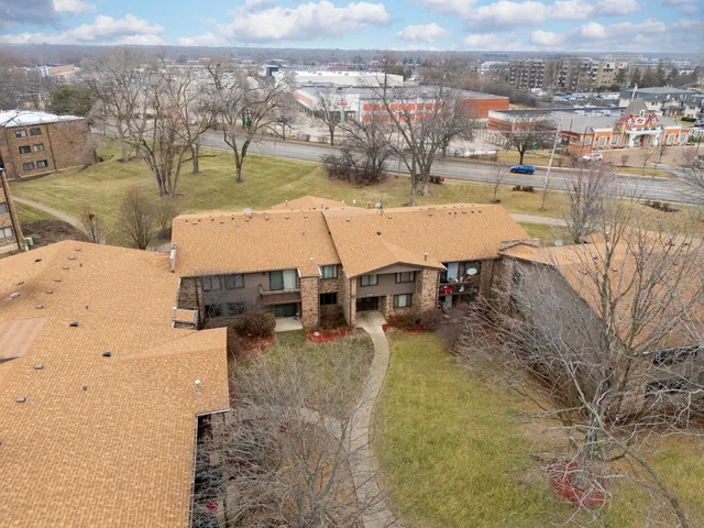 $269,900 | 1132 East Randville Drive, Unit 2H, Palatine, IL 60074