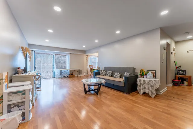 $269,900 | 1132 East Randville Drive, Unit 2H, Palatine, IL 60074