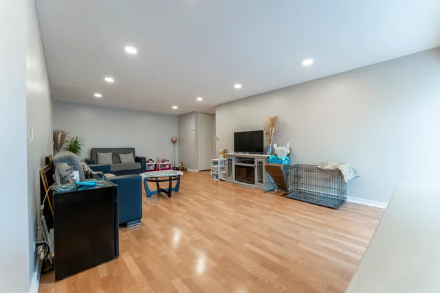 $269,900 | 1132 East Randville Drive, Unit 2H, Palatine, IL 60074