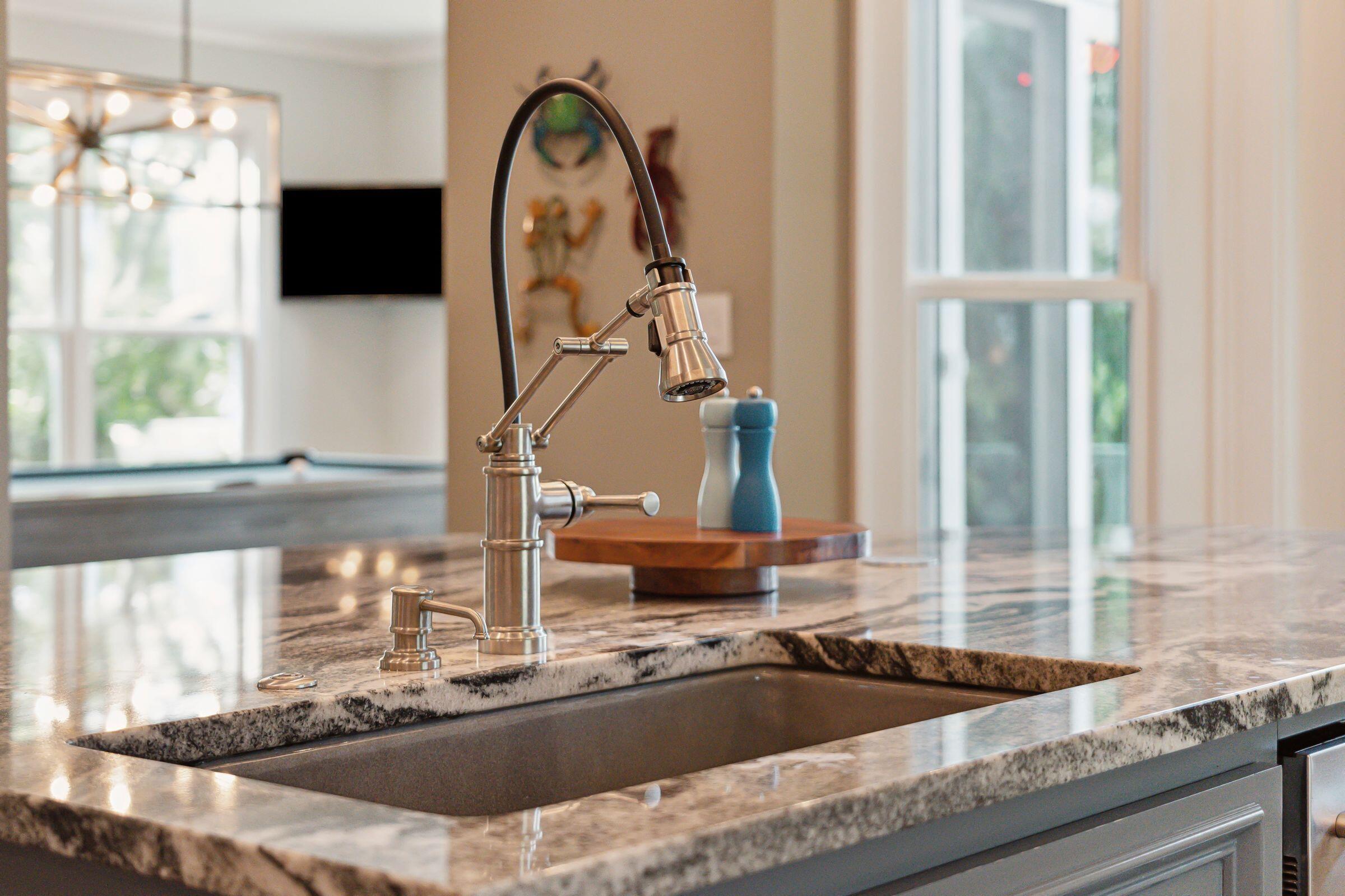 673 Wampler Drive Charleston, SC 29412 - Photo 16 of 47 Large Eat-in Kitchen